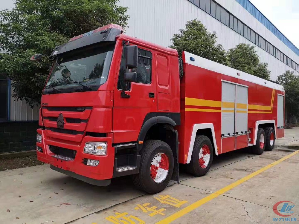 重汽豪沃前四后八泡沫消防車(chē)