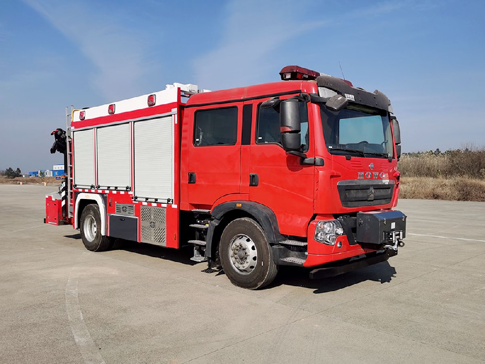 重汽豪沃搶險(xiǎn)救援消防車(chē)